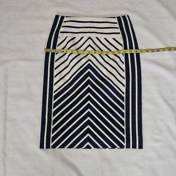 J.Crew Women's Navy Blue/White Chevron Stripe Pattern Pencil Skirt Size 00 - Picture 7 of 13
